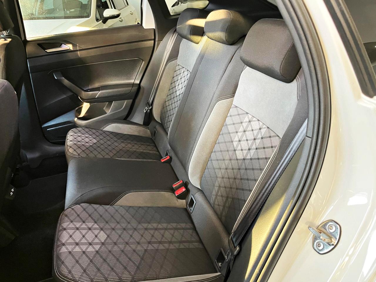 Volkswagen Taigo 1.5 TSI ACT 150 CV DSG R-Line