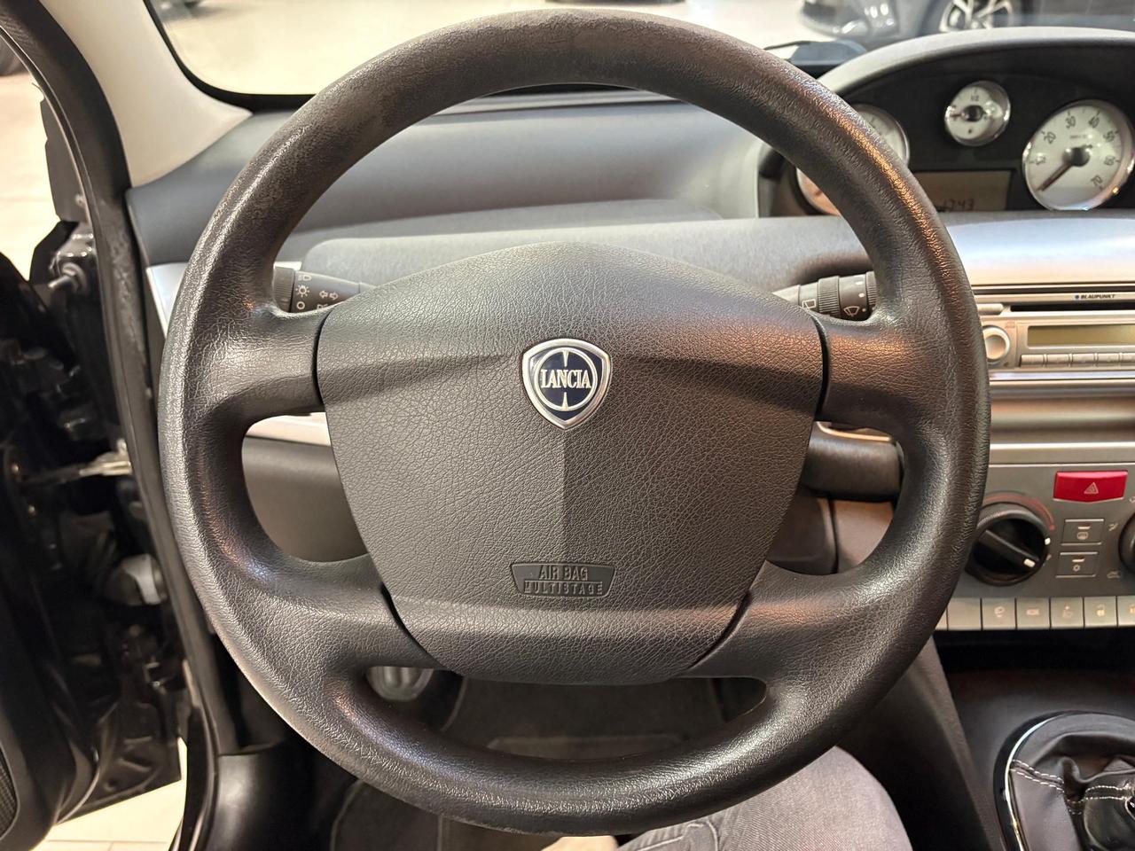 Lancia Ypsilon 1.2 8v Argento