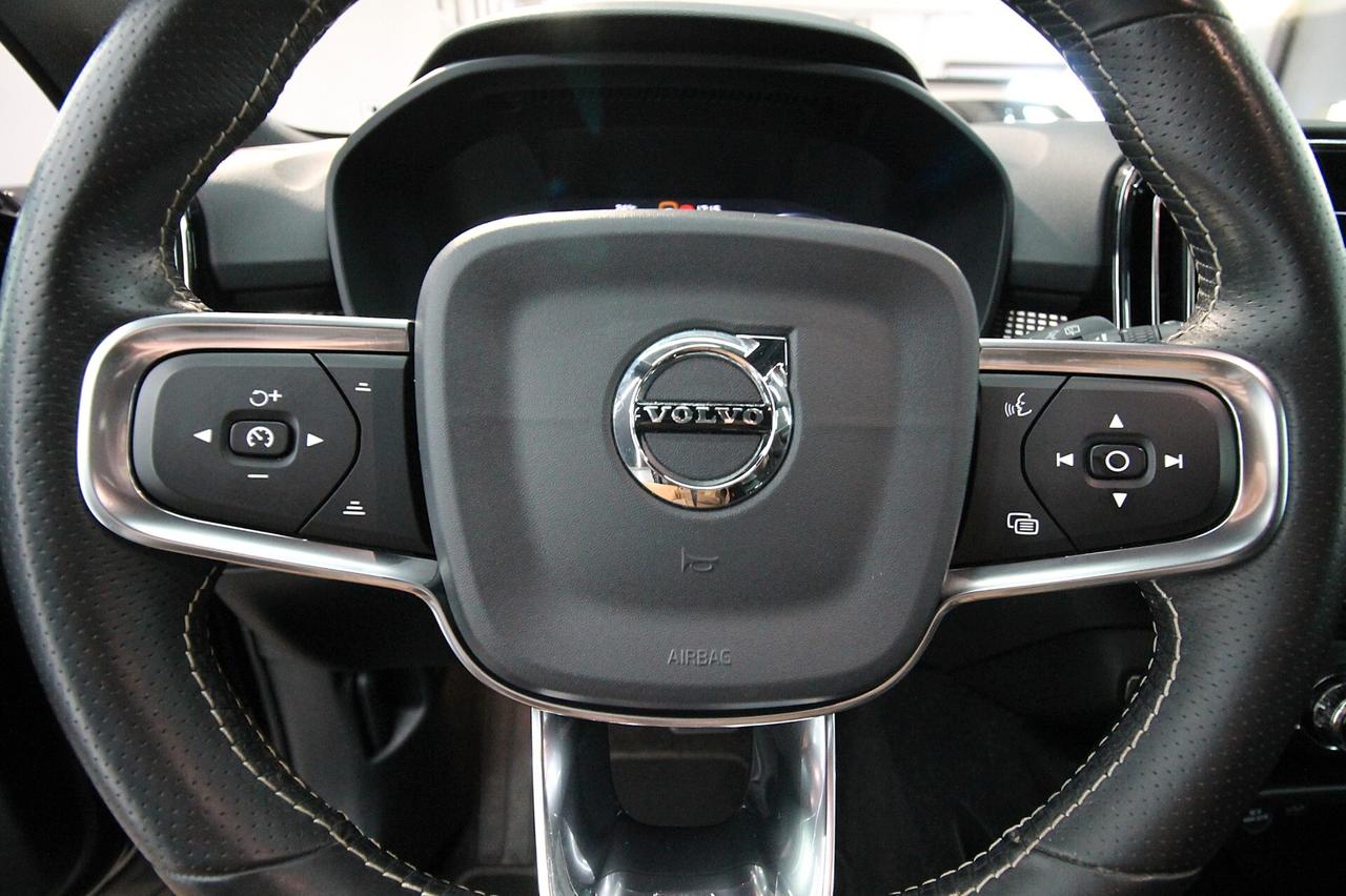 VOLVO XC40 D3 GEARTRONIC R-DESIGN 2.0 150 CV