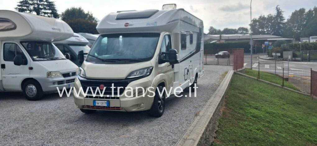 Bürstner Lyseo TD 700 letto centrale nautico regolabile in altezza