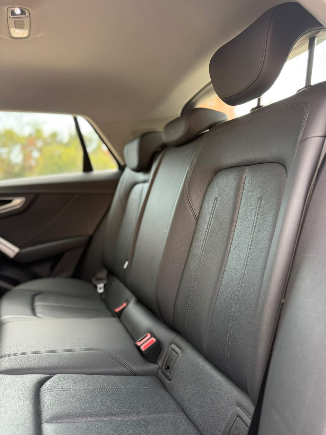Audi Q2 35 TDI S tronic Business Plus