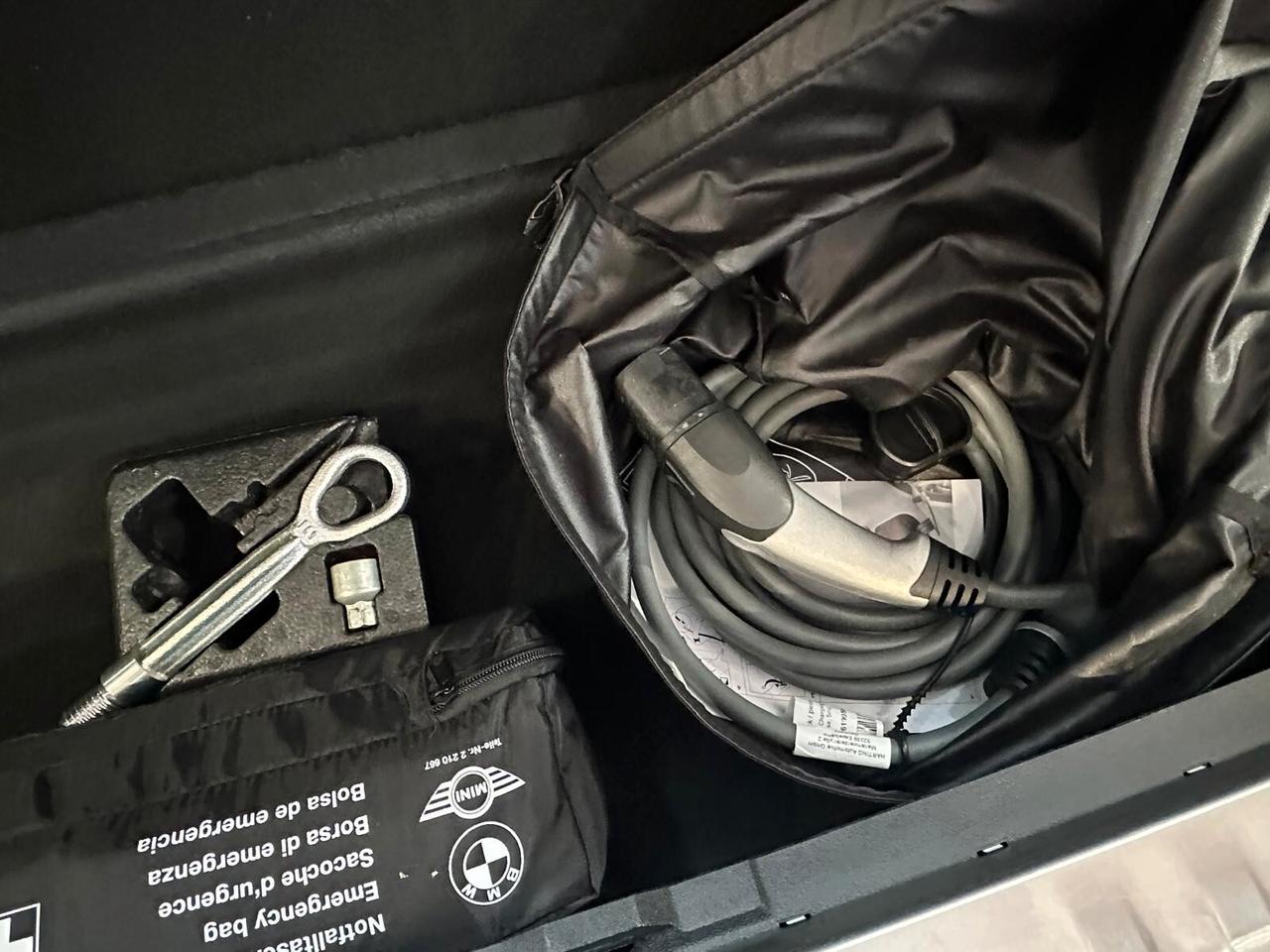 Bmw 330e xDrive Touring Business Advantage