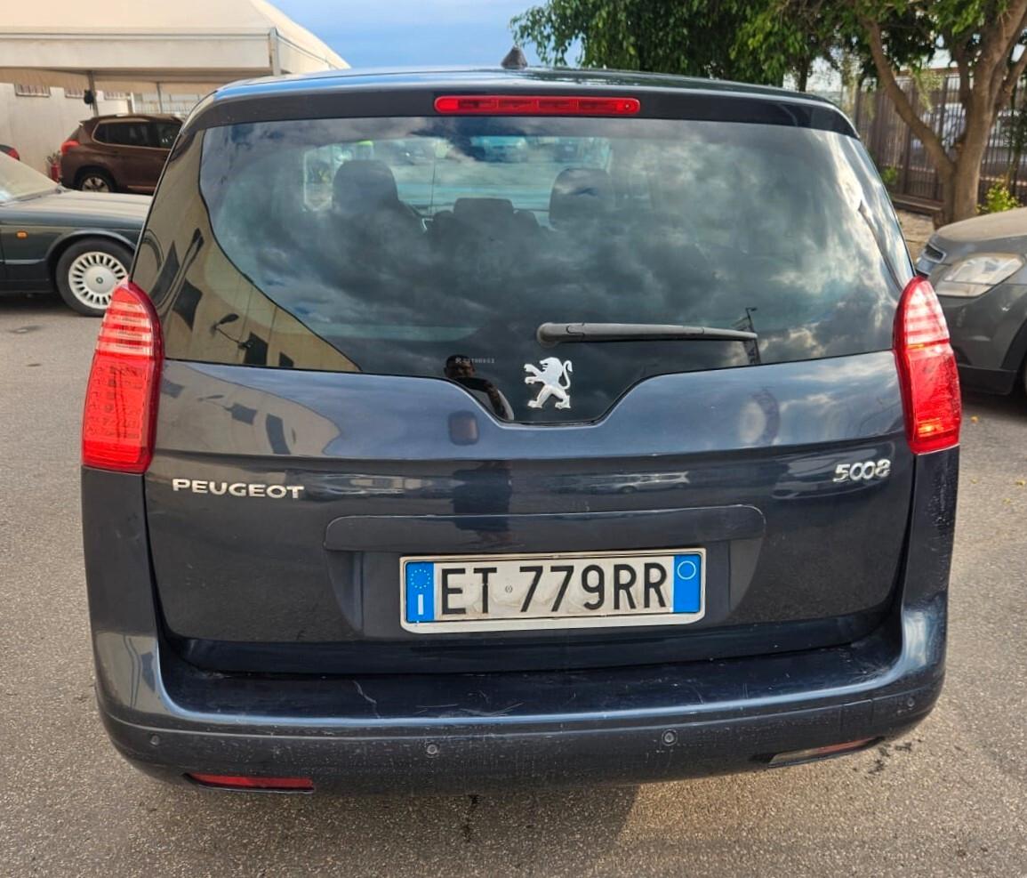 Peugeot 5008 1.6 HDi 115CV Business
