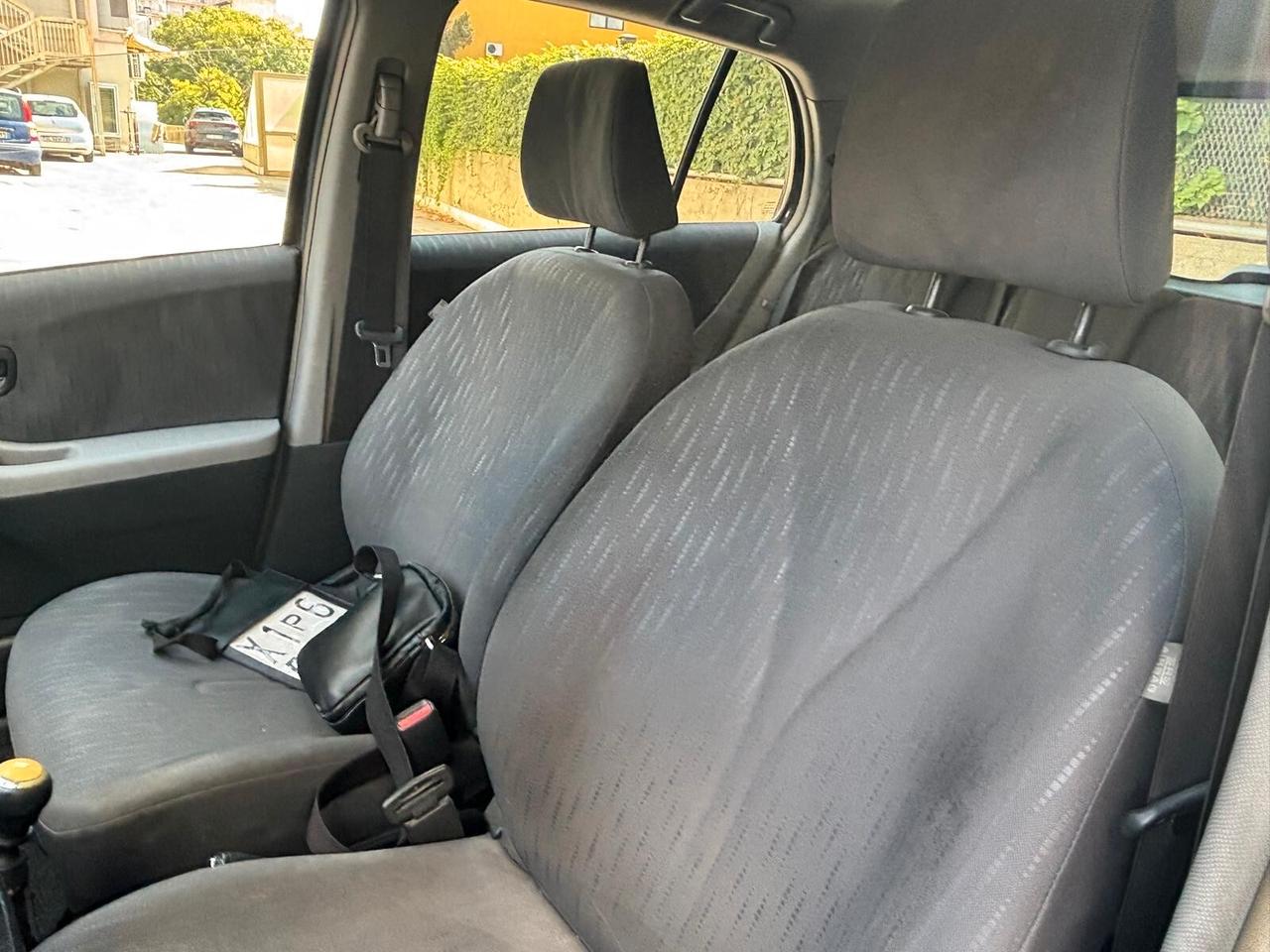 Toyota Yaris 1.4 5 porte Sol