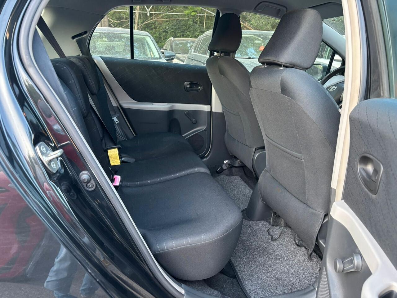 Toyota Yaris 1.3 5 porte Luna OK Neopatentati