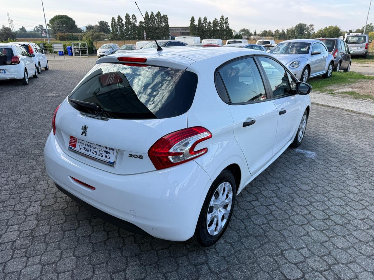 Peugeot 208 1.4 HDi 68 CV 5 porte Allure