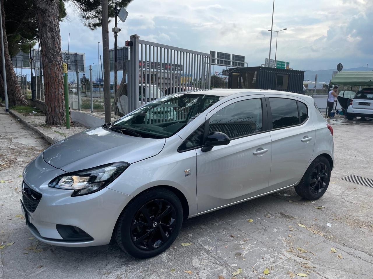 Opel Corsa 1.2 5 porte Black Edition