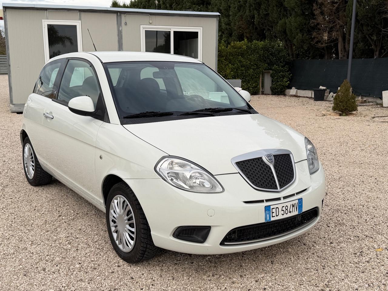 Lancia Ypsilon 1.2 69 CV Argento