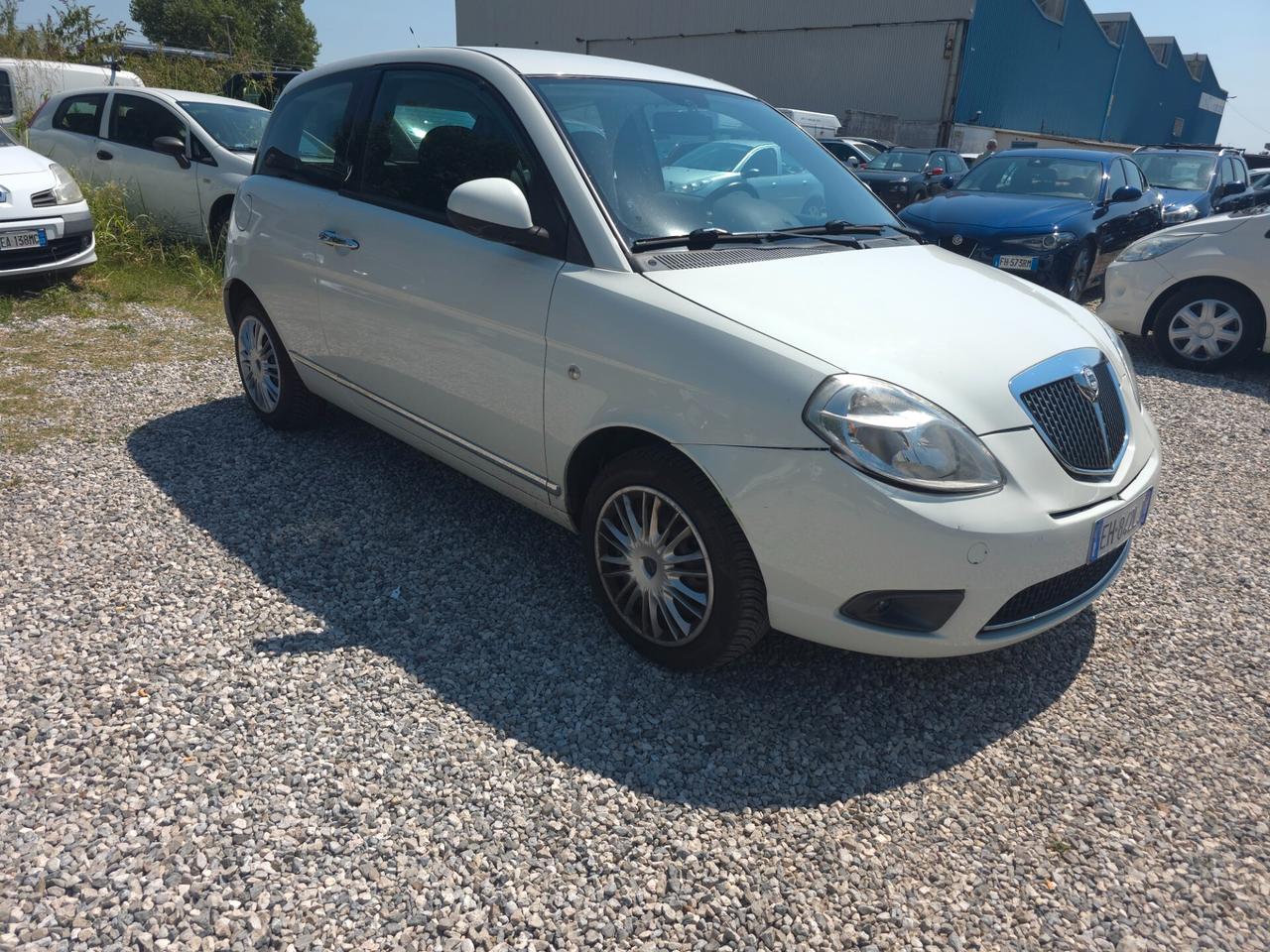 Lancia Ypsilon 1.2 69 CV Diva