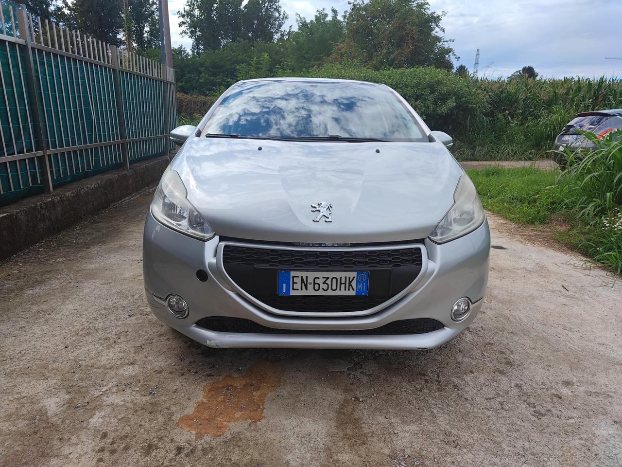 Peugeot 208 benzina