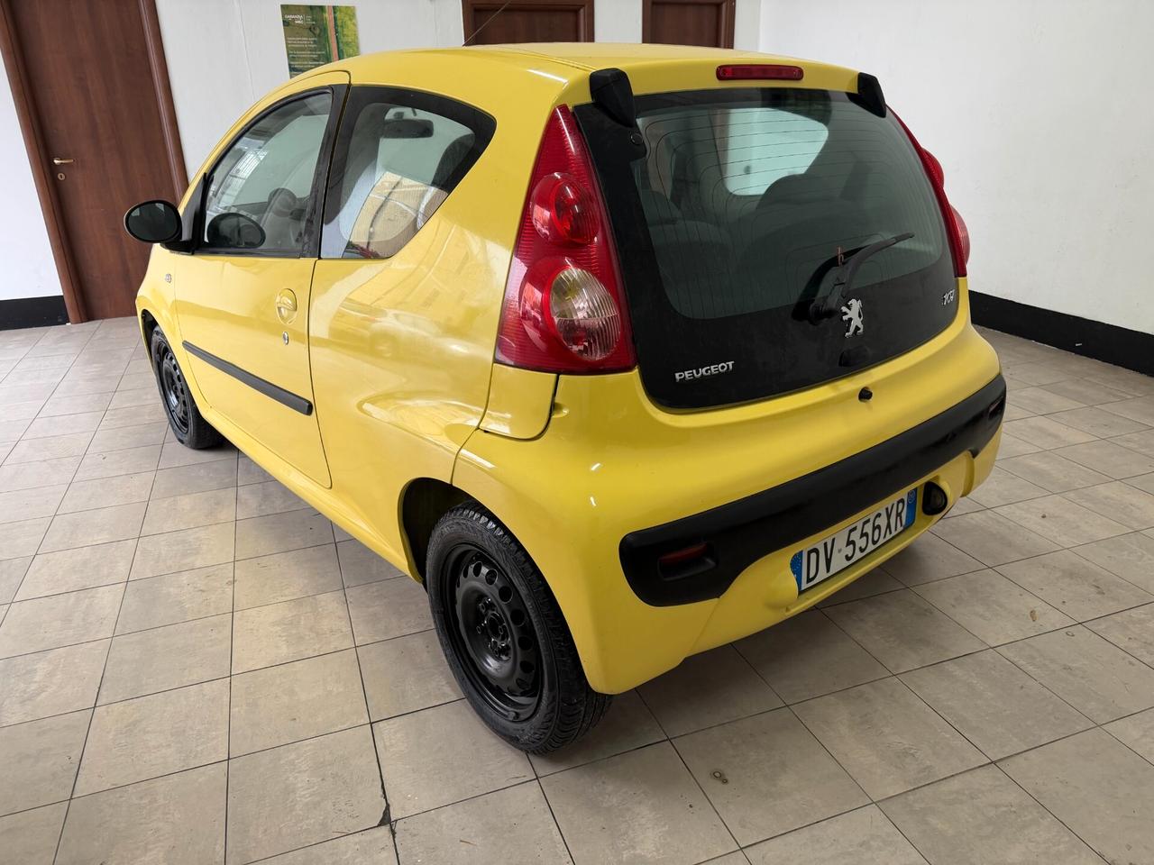 Peugeot 107 2009 1.0 68CV 3p. Plaisir OK NEOPATENTATI