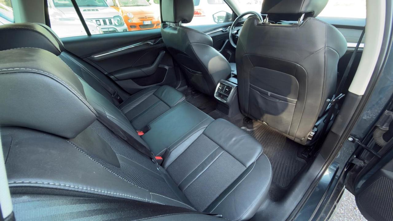 Skoda Octavia 2.0 TDI EVO SCR 150 CV DSG 4x4 Wagon Sportline