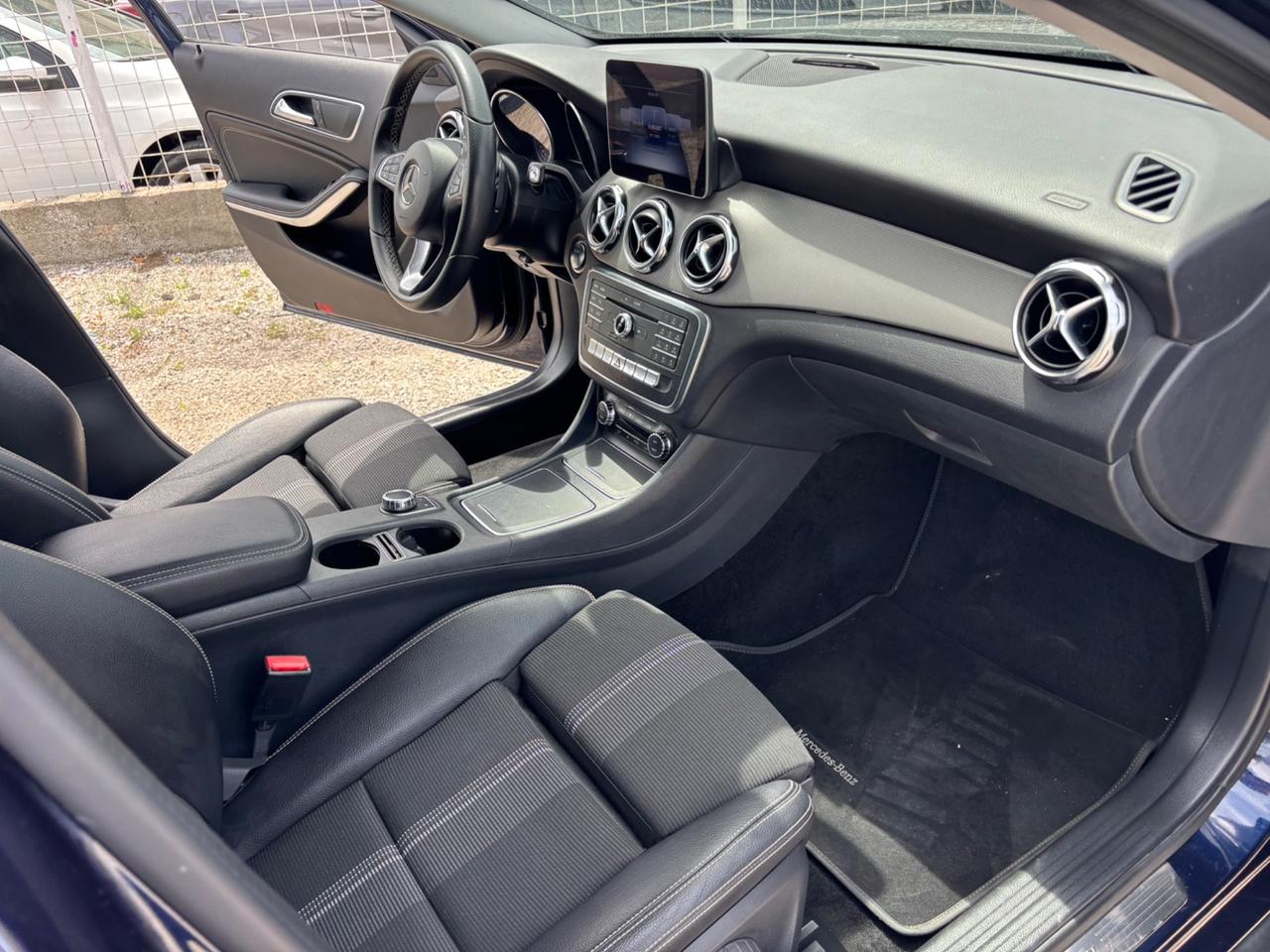 MERCEDES GLA200D 4MATIC AUTOM PERFETTA