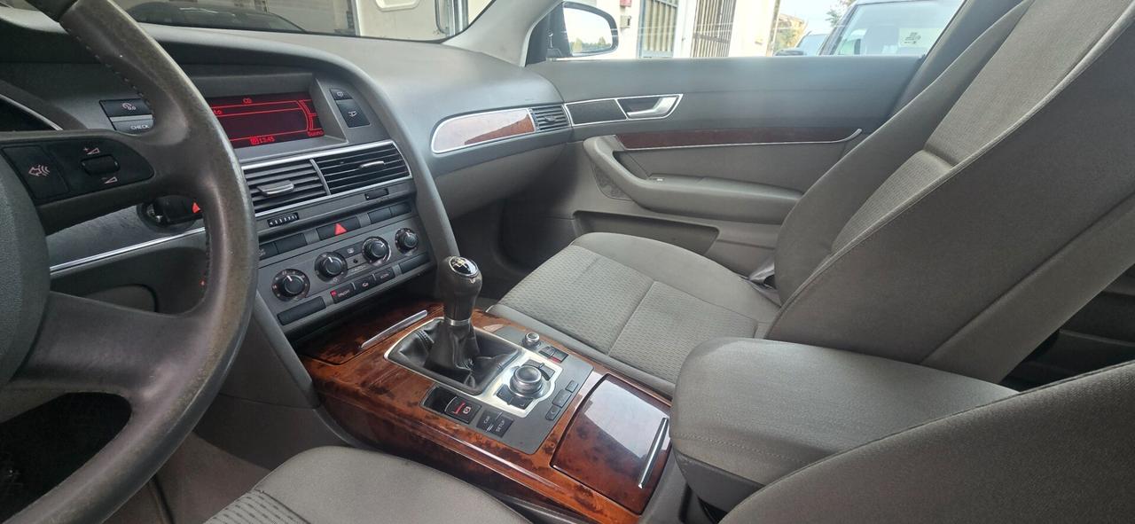 Audi A6 2.7 V6 TDI cambiò manuale berlina nera