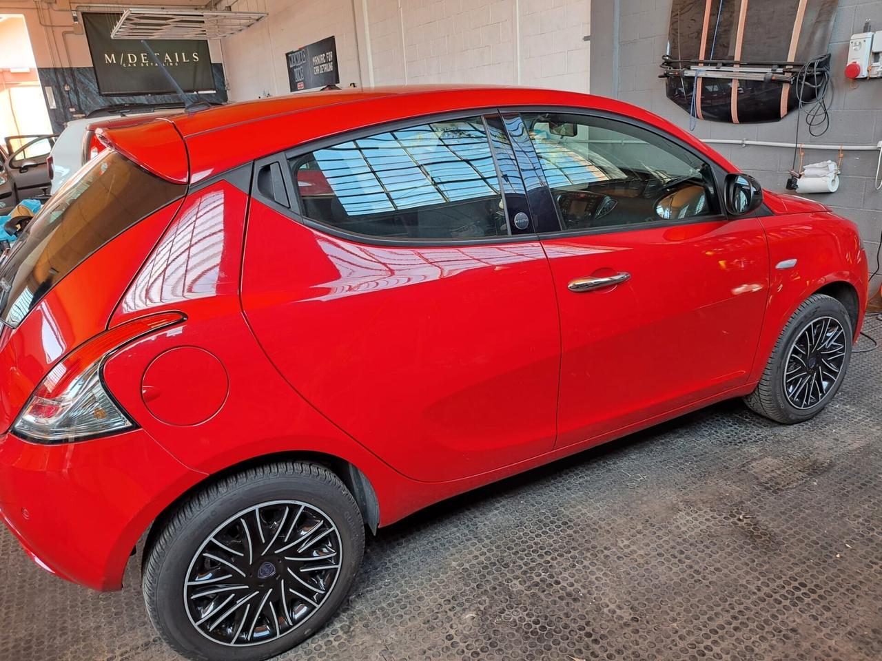 LANCIA YPSILON 1.0 FIRE FLY 5 PORTE S&S HYBRID ECOCHIC GOLD