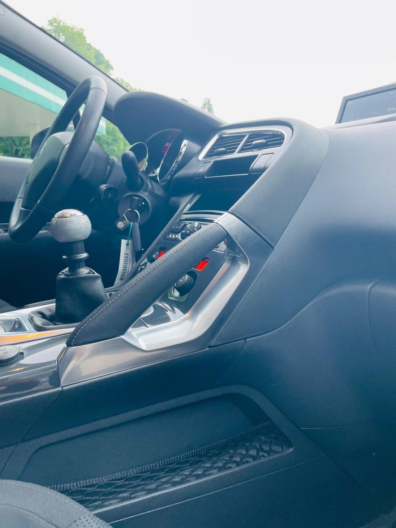 Peugeot 3008 1.6 HDi 115CV Business