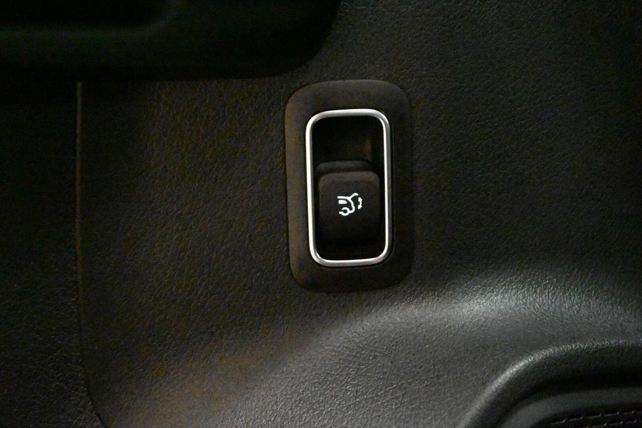 MERCEDES GLB (X247) GLB 180 d Automati...