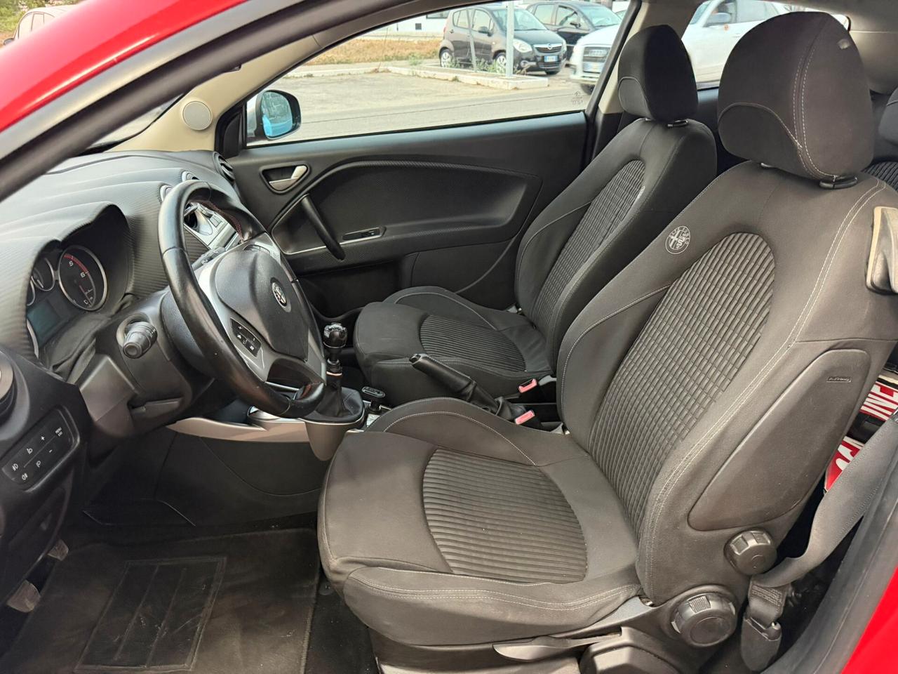 Alfa Romeo MiTo 1.6 JTDm 16V Distinctive Sport Pack