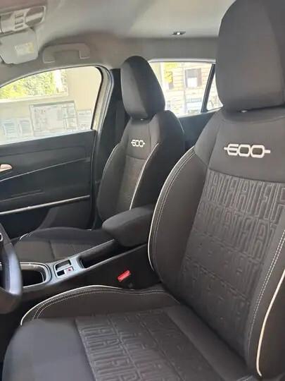 Fiat 600 Hybrid 110 CV DCT MHEV Business