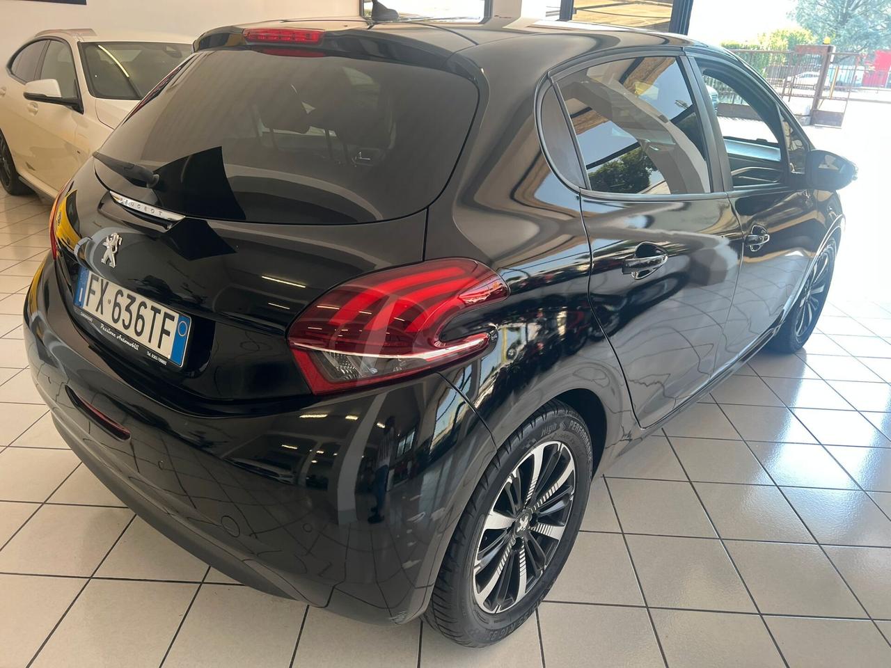 Peugeot 208 BlueHDi 75 5 porte Allure