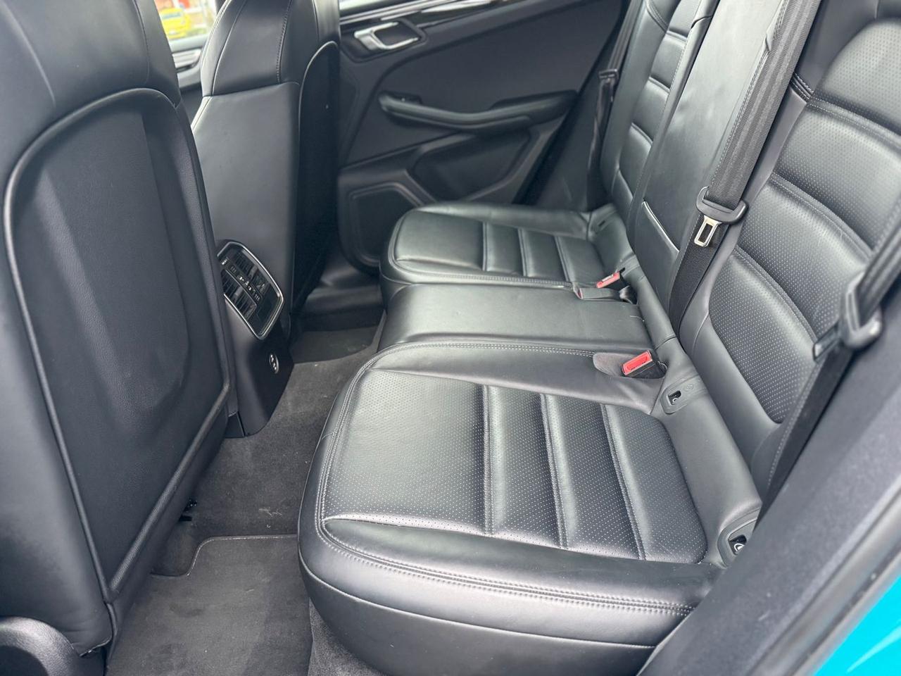 Porsche Macan -- 2.9 S #9082