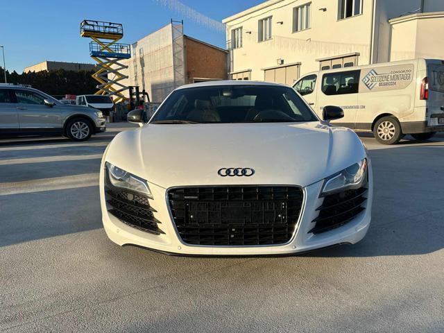 AUDI R8 4.2 V8 FSI quattro R tronic