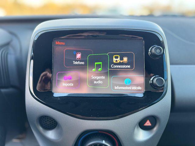 TOYOTA Aygo CONNECT 1.0 VVT-i 5 P X-BUSINESS *SERVICE TOYOTA*