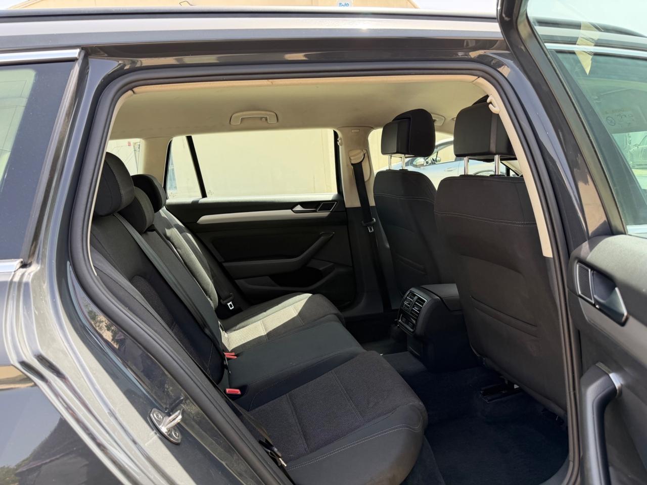 Volkswagen Passat sw 1.6 TDI DSG 2016