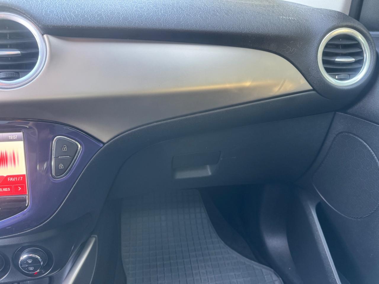 Opel Adam 1.2 70 CV