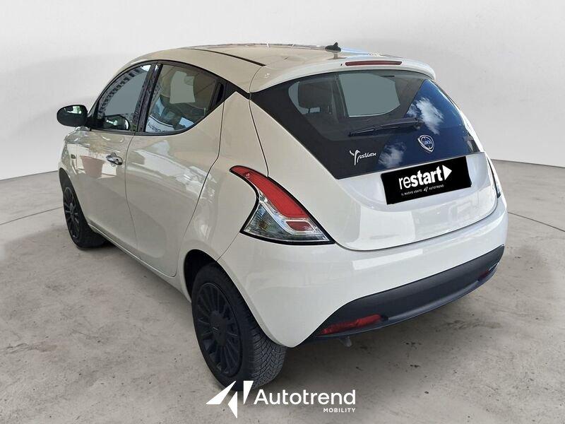 Lancia Ypsilon 1.0 FireFly 70 CV Hybrid Silver S&S