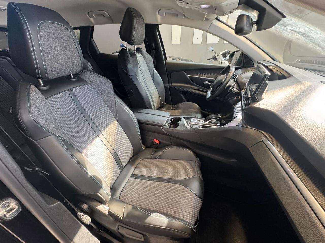 Peugeot 3008 BlueHDi 130 S&S EAT8 Allure Pack
