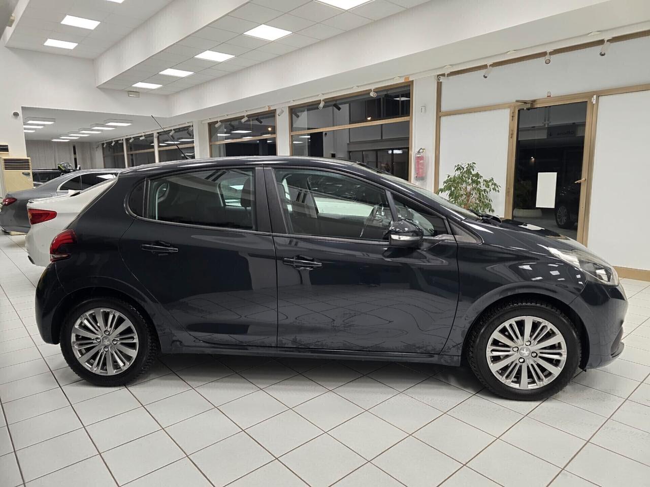 Peugeot 208 PureTech 82 5 porte Active NEOPATENTATI