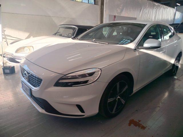 VOLVO V40 D2 R-design