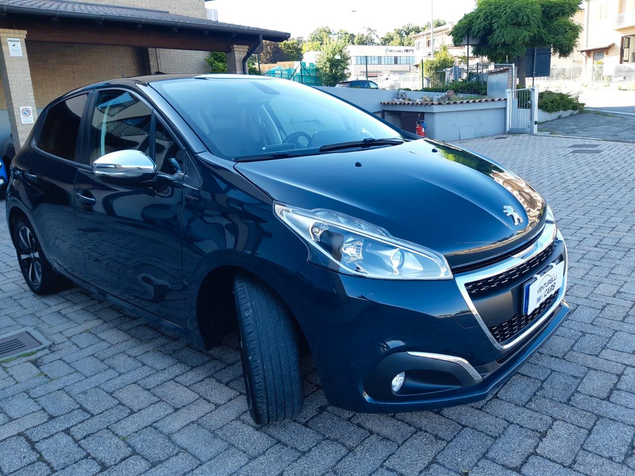 Peugeot 208 PureTech 82 Stop&Start 5 porte Signature