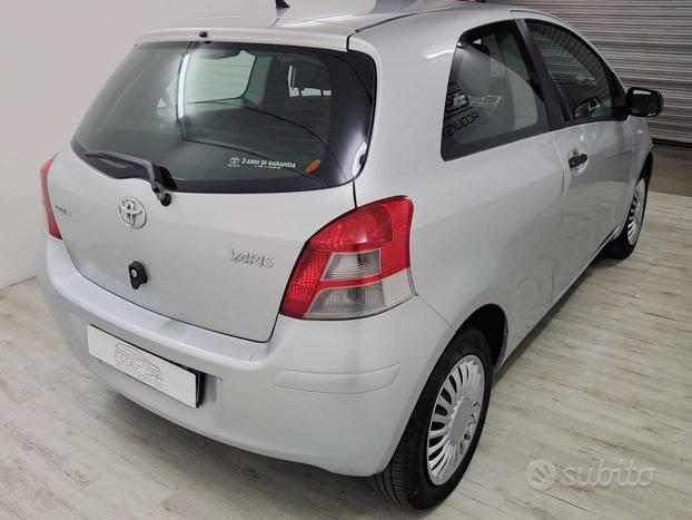 TOYOTA Yaris 1.0 3 porte Sol