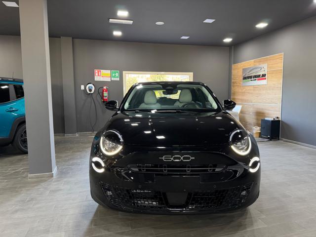 FIAT 600 KM0 LA PRIMA 100CV+CARPLAY WI-FI+18''+RCAM+2PDC