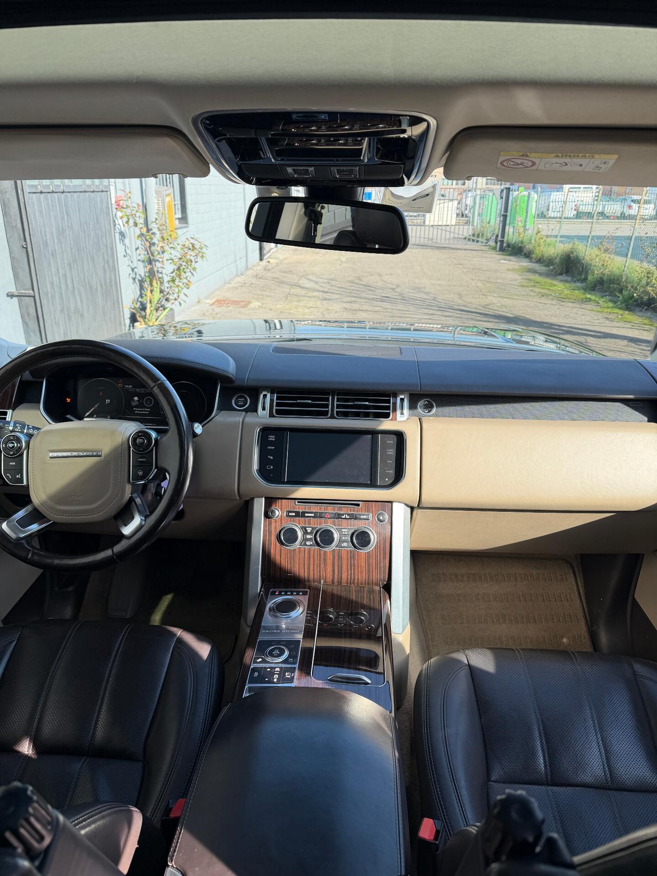 Land Rover Range 4.4 SDV8 Autobiography Black