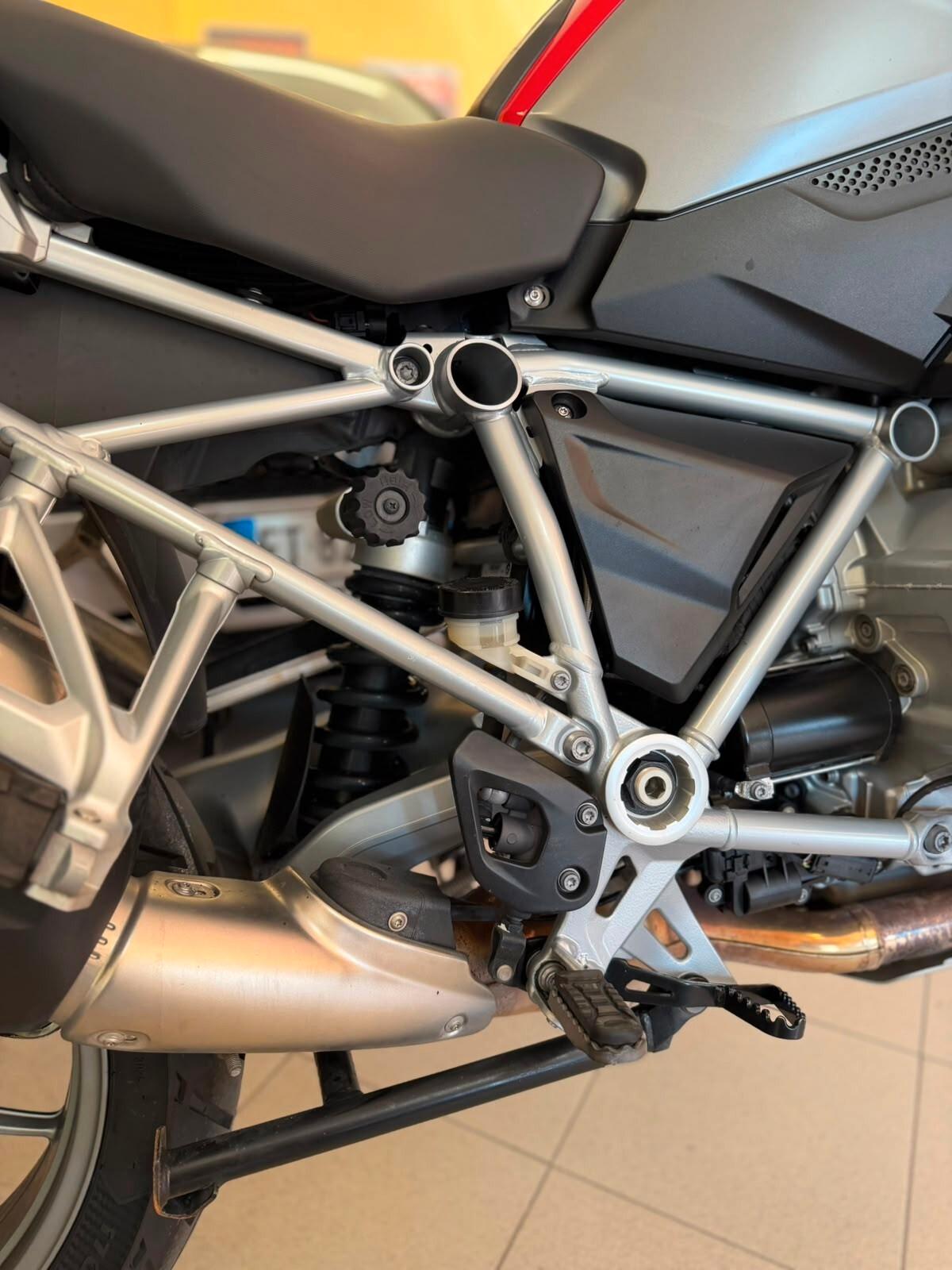 Bmw Altro