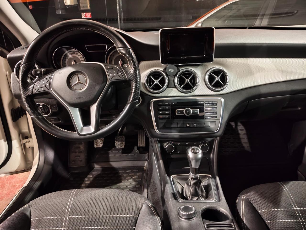 Mercedes GLA 180 UNIPROPRIETARIO SOLO 78000KM!!!