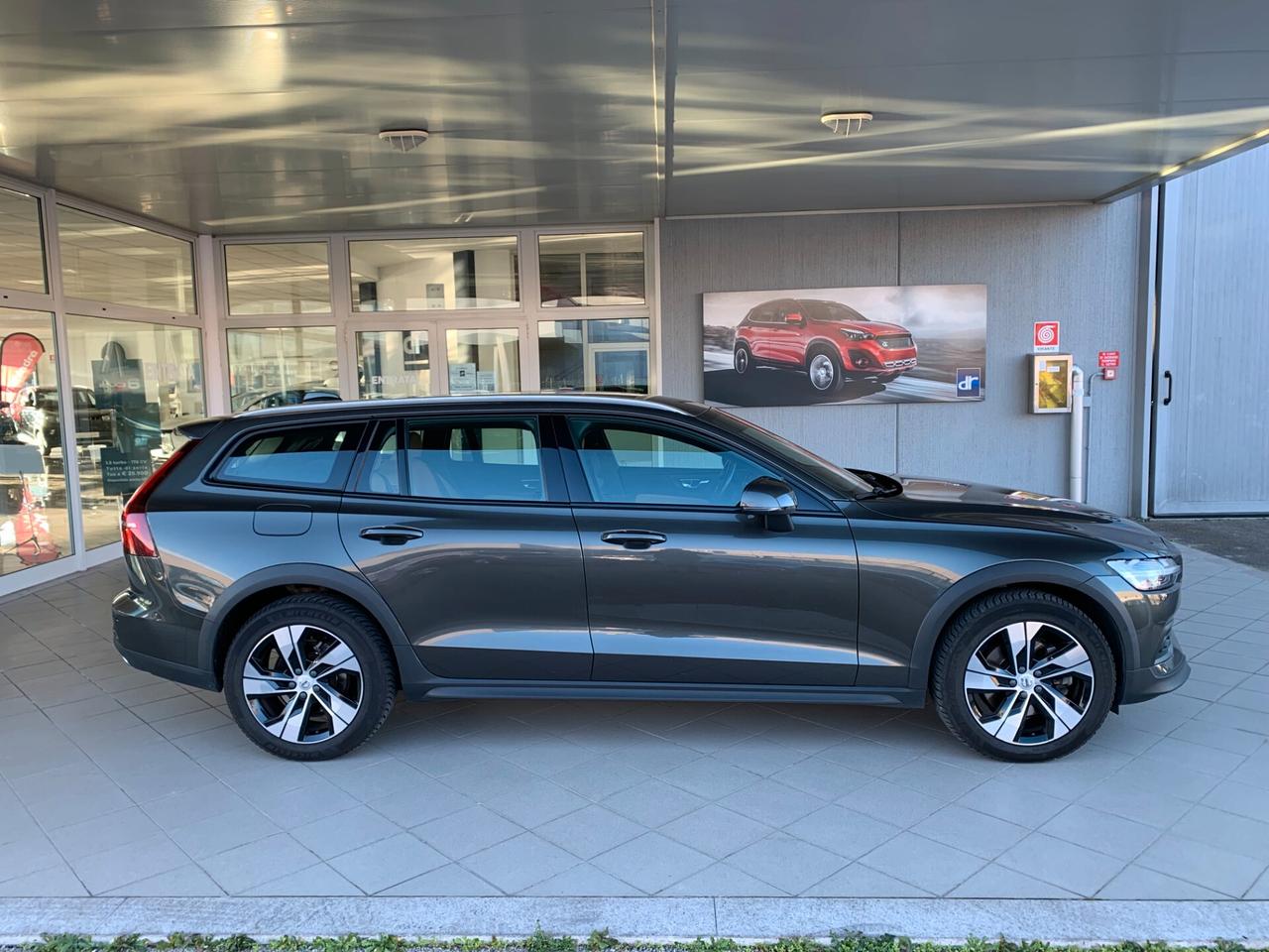 Volvo V60 Cross Country D4 AWD Geartronic Business Plus