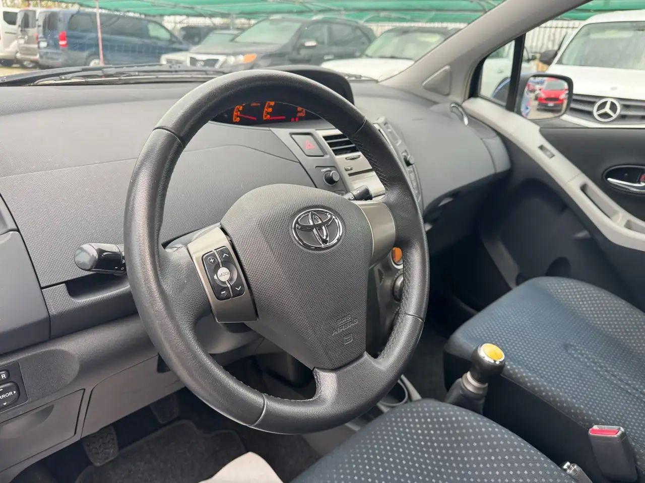 Toyota Yaris 1.0 5 porte Sol