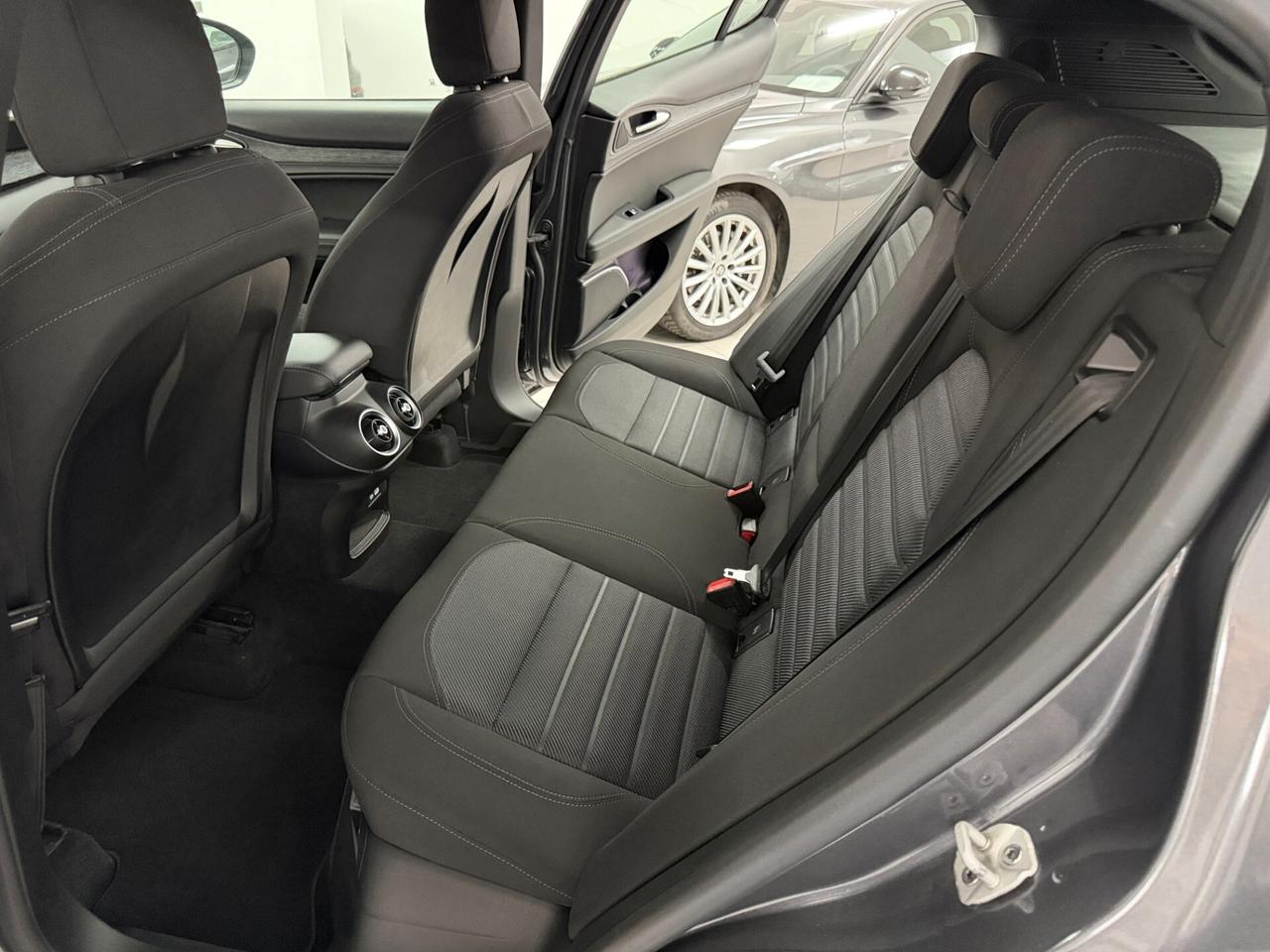 Alfa Romeo Stelvio 2.2 TD 160 CV SUPER BUSINESS NAVI RETROCAMERA SENSORI ANTERIORI E POSTERIORI PERFETTA UNIPRO'