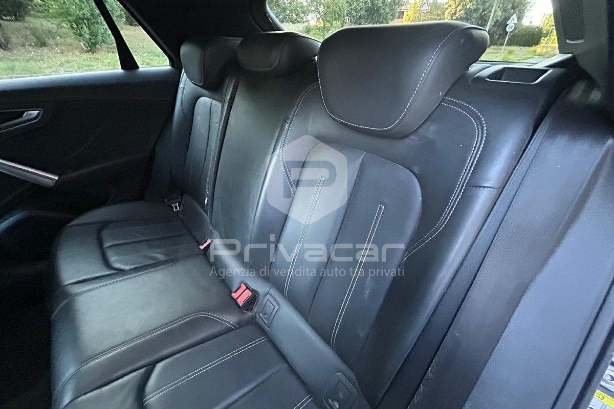 AUDI Q2 40 TFSI quattro S tronic Business