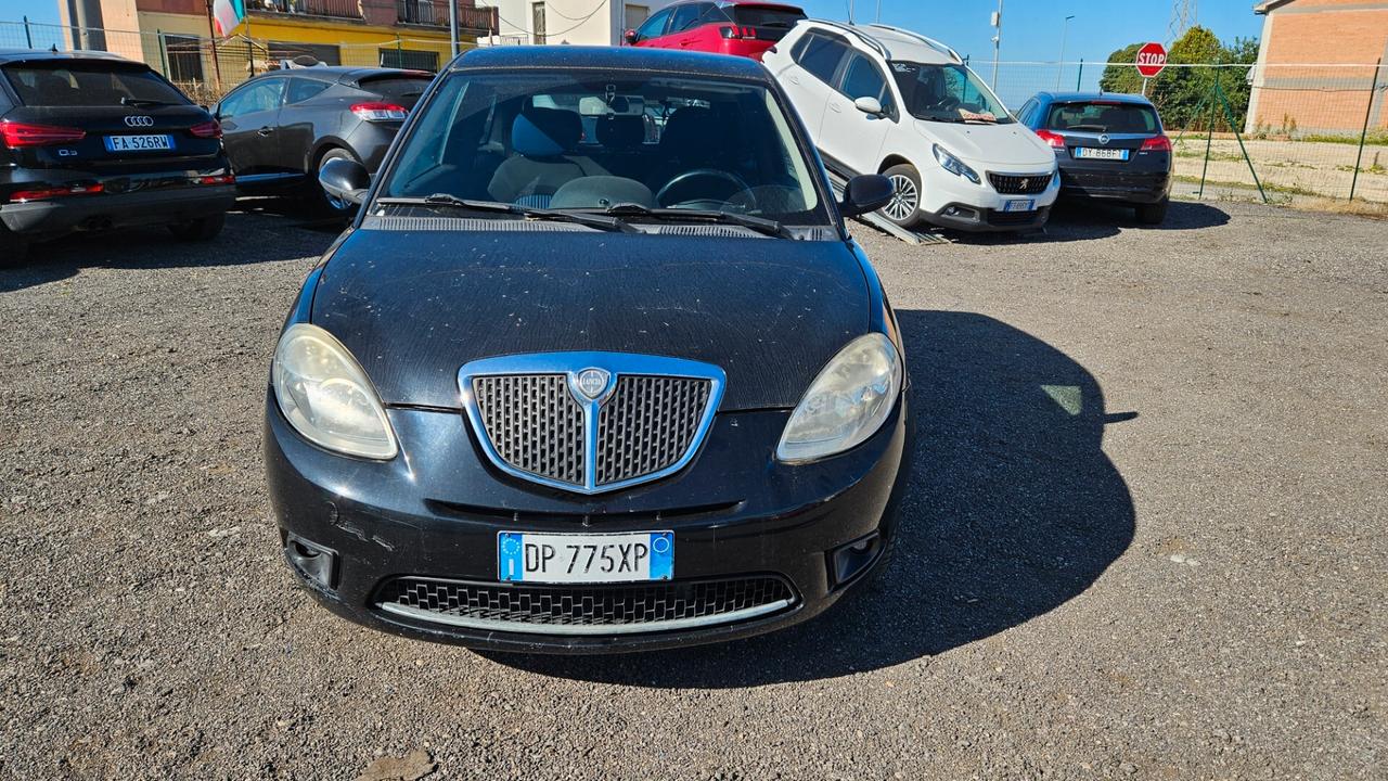 Lancia Ypsilon 1.3 MJT 90 CV Platino