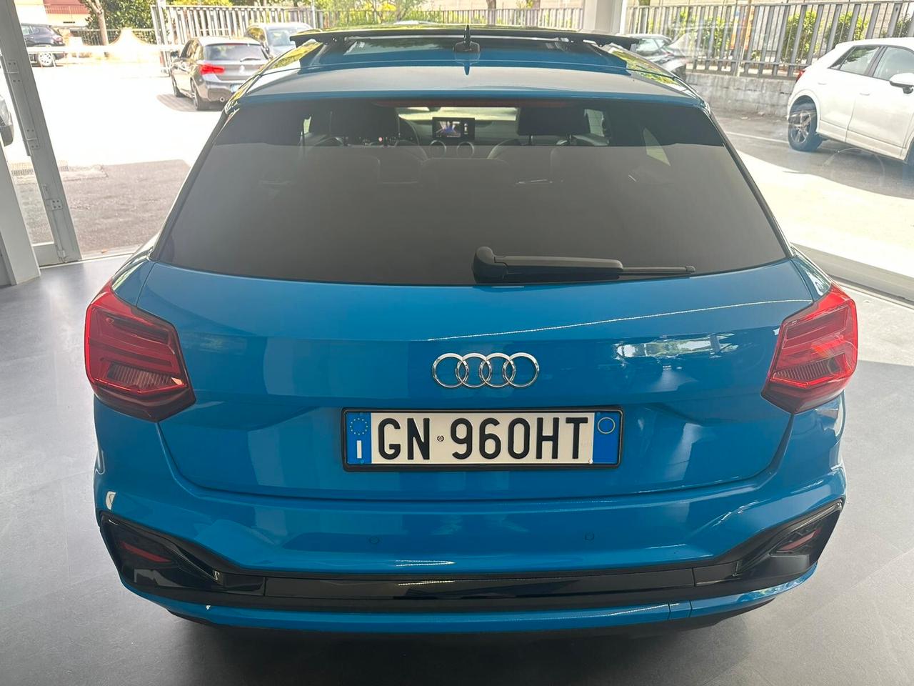Audi Q2 35 TDI S tronic Identity Black