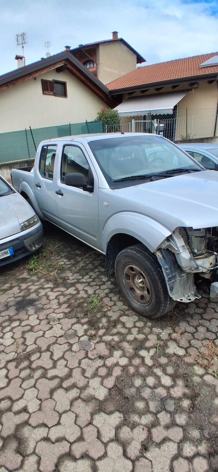 Nissan Navara 2.5 dCi 4 porte Double Cab XE