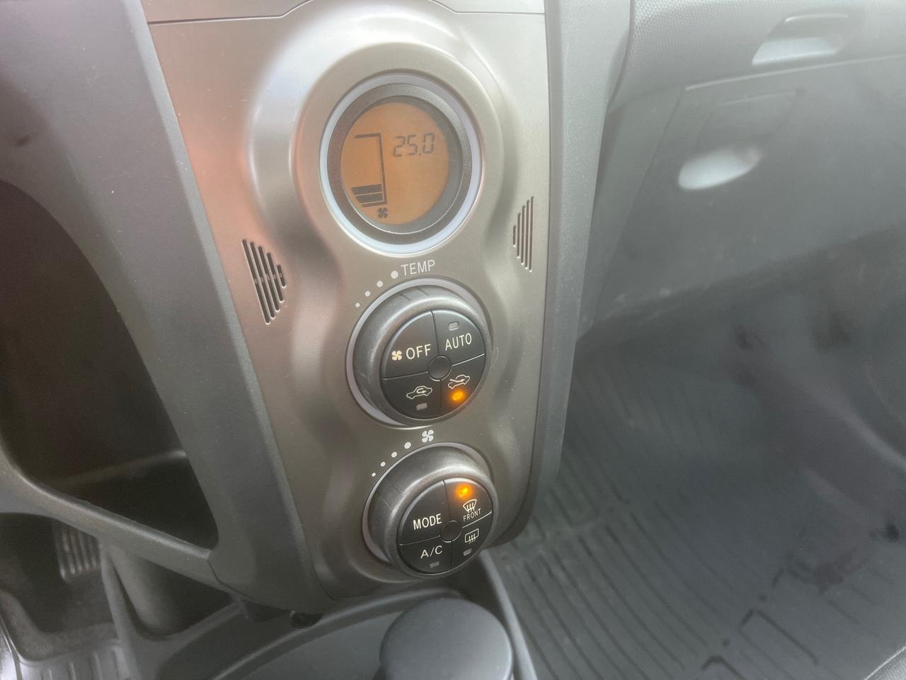 Toyota Yaris 1.4D-4D 90CV AUTOMATICA-2010"UNIPRO"