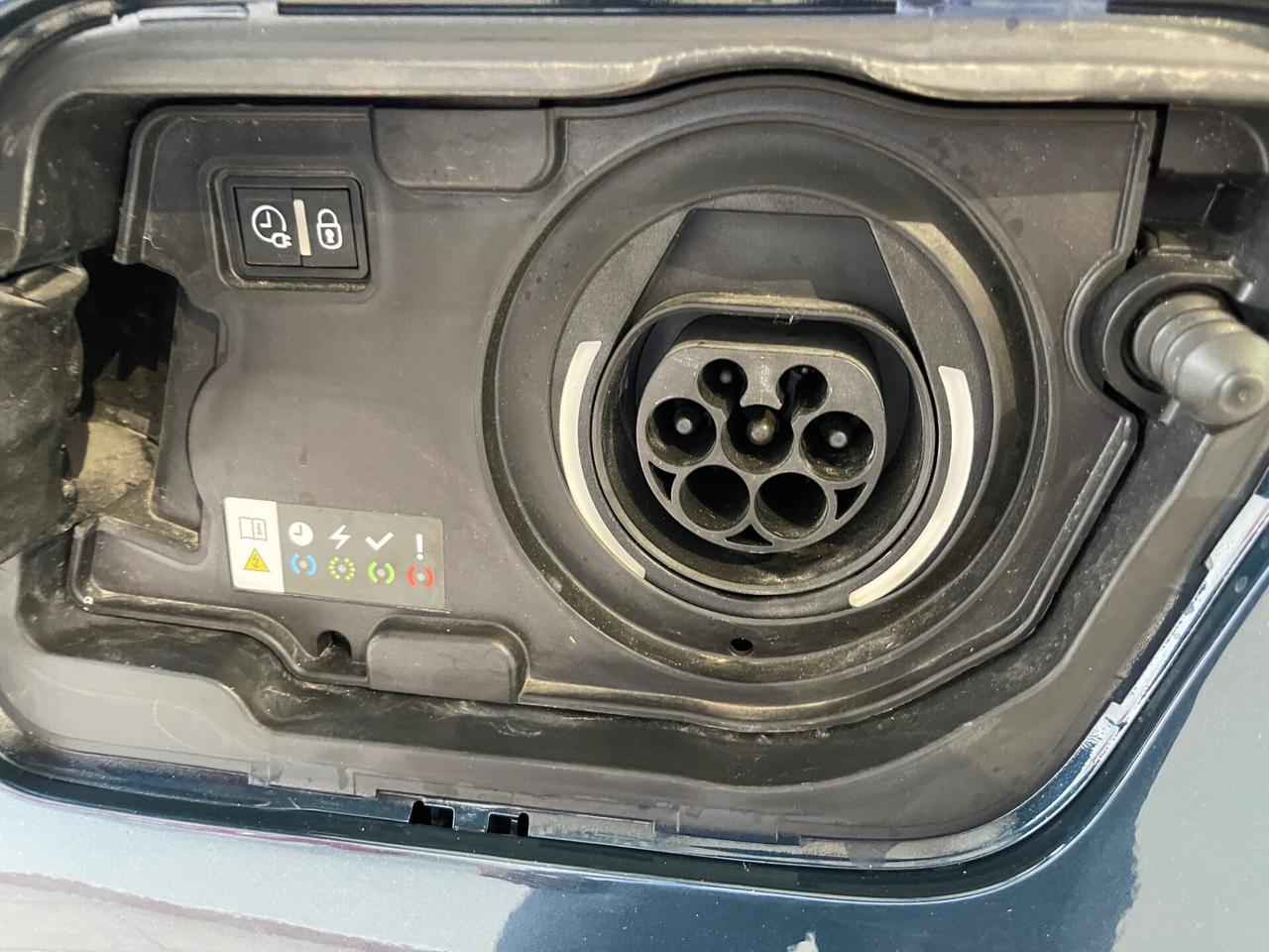 Peugeot 3008 Hybrid 181cv e-EAT8 Allure NO VINCOLO DI FINANZIAMENTO