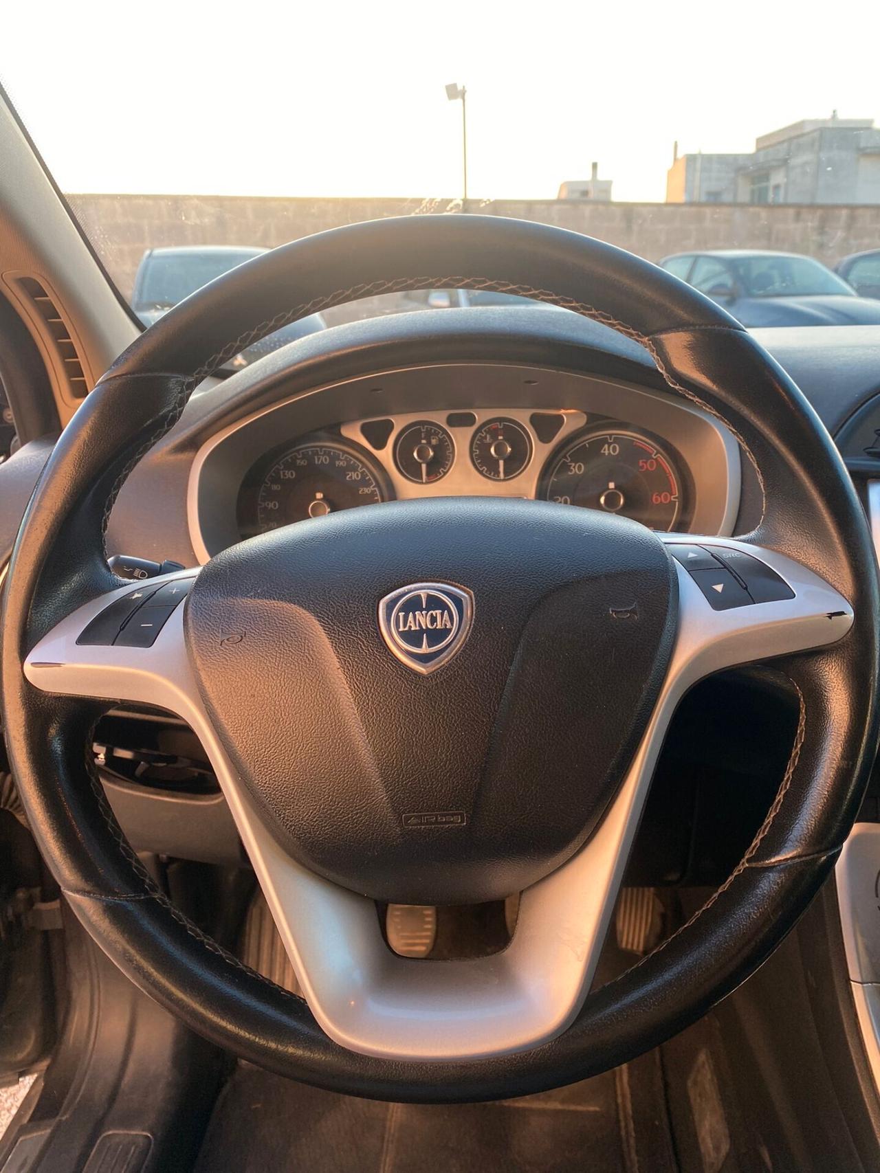 Lancia Delta 1.6 MJT DPF Platino