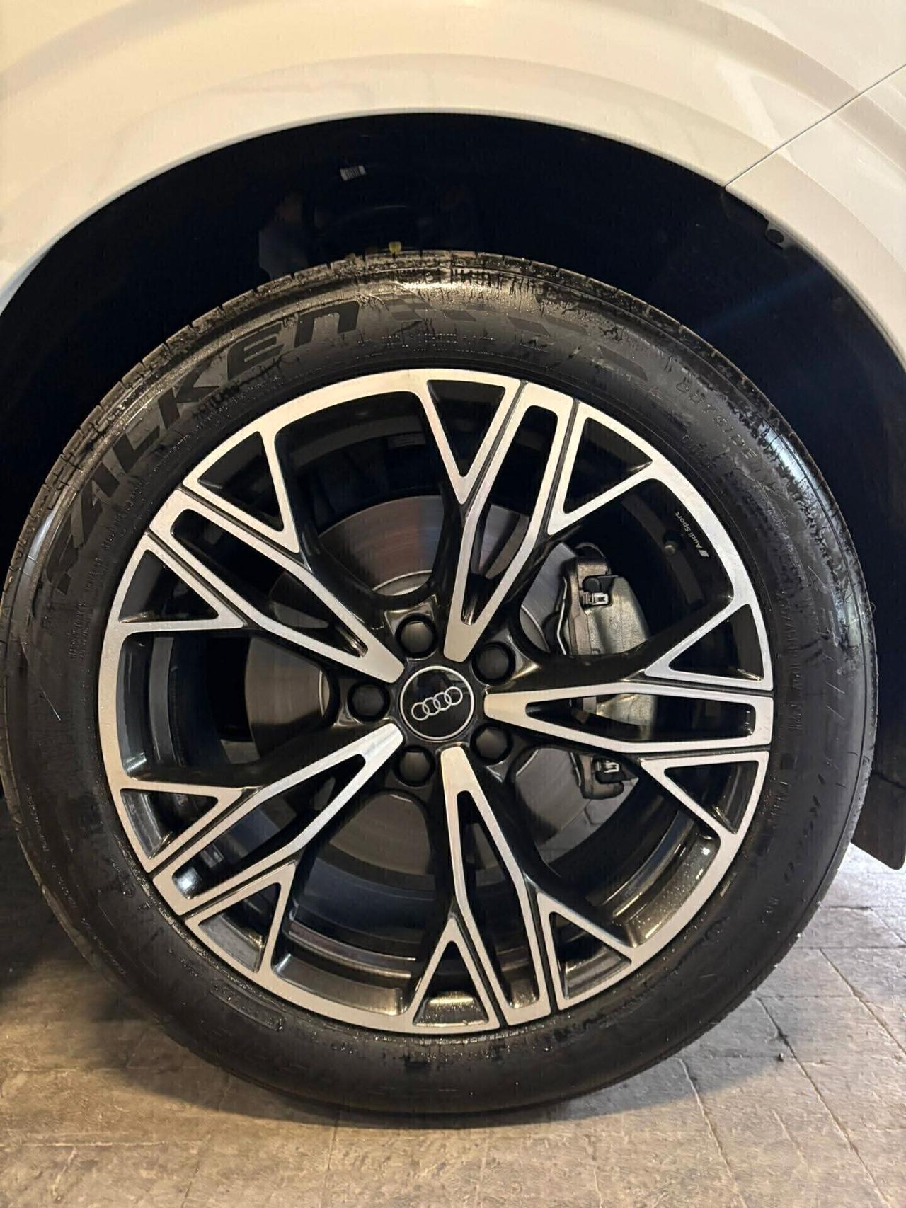 Audi Q3 35 TDI S tronic line edition/''''ì